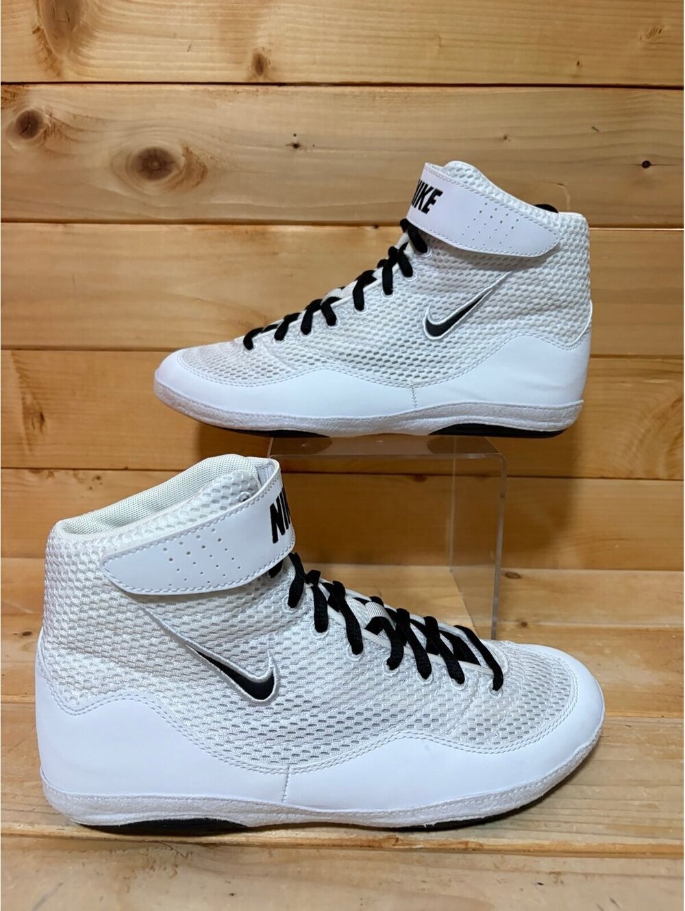 Like new Discontinued Nike Inflict 3 wrestling shoes - 325256-101 Mens 7.5